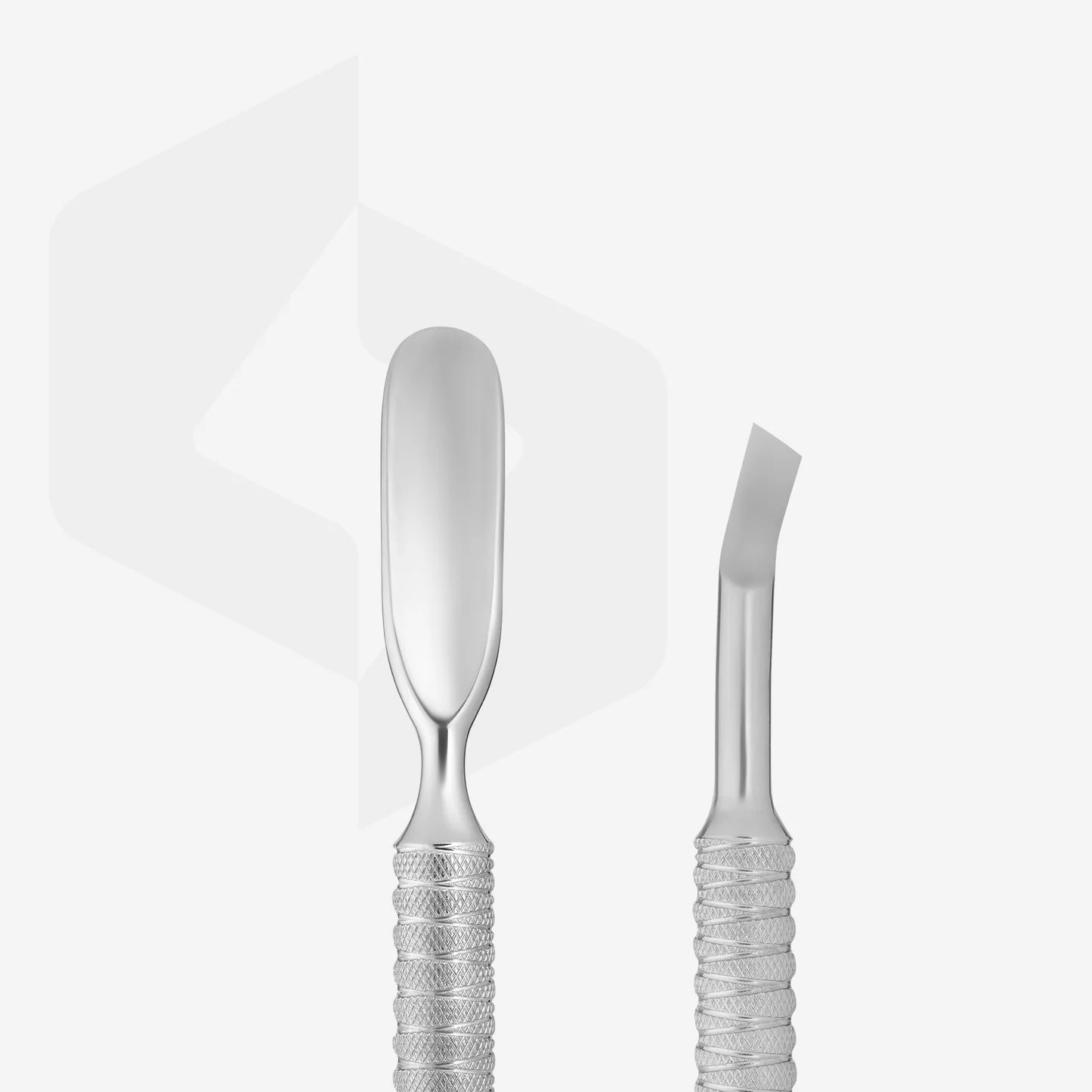 Cuticle pusher EXPERT 30 TYPE 4.3 (rounded pusher and bent blade) -PE-30/4.3